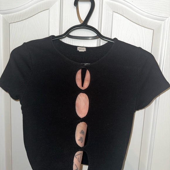 Y2K Black Ribbed Cutout Top - Picture 2 of 2